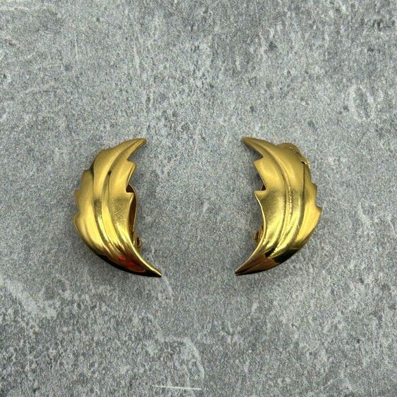 Givenchy Gold Plated Leaf Stud Minimalist Earrings Jewelry Latch Clip Backs - Picture 5 of 12